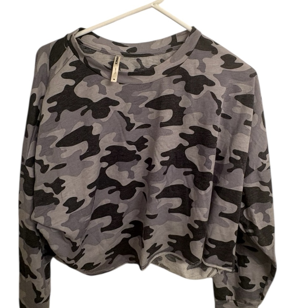 Gray & Black Camo Cropped Sweatshirt